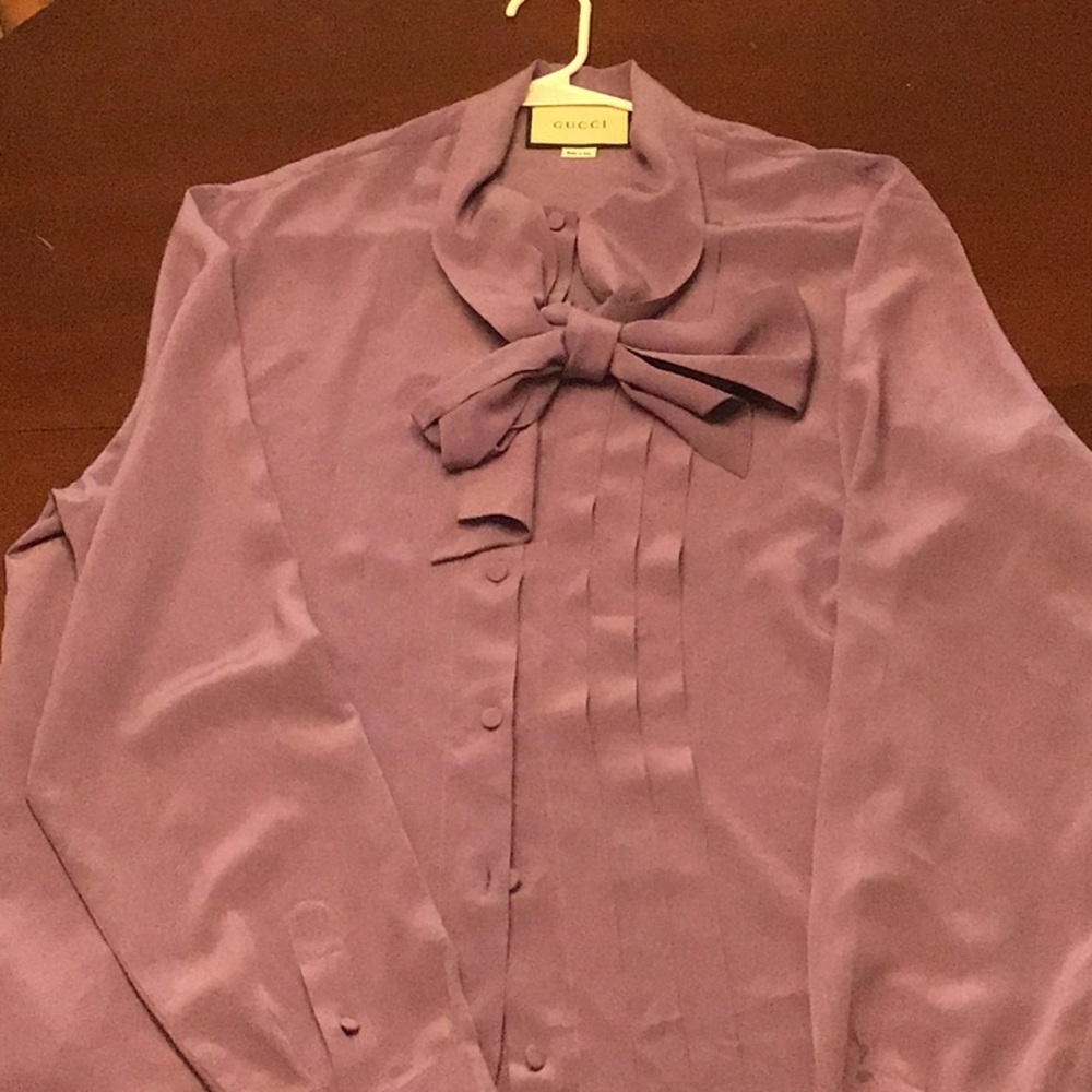 Gucci lavender pussybow blouse